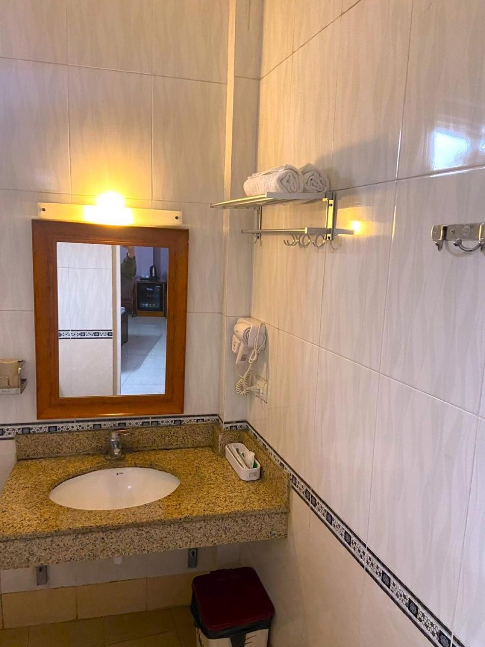 Thach Loi Hong Ha Airport Hotel מראה חיצוני תמונה