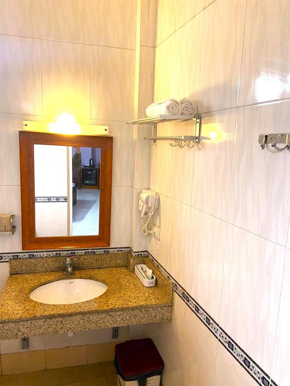 Thach Loi Hong Ha Airport Hotel מראה חיצוני תמונה